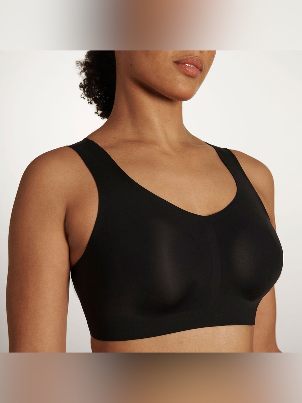 NWT Evelyn & Bobbie Seamless Wireless Bra Black Large Full Coverage Comfort